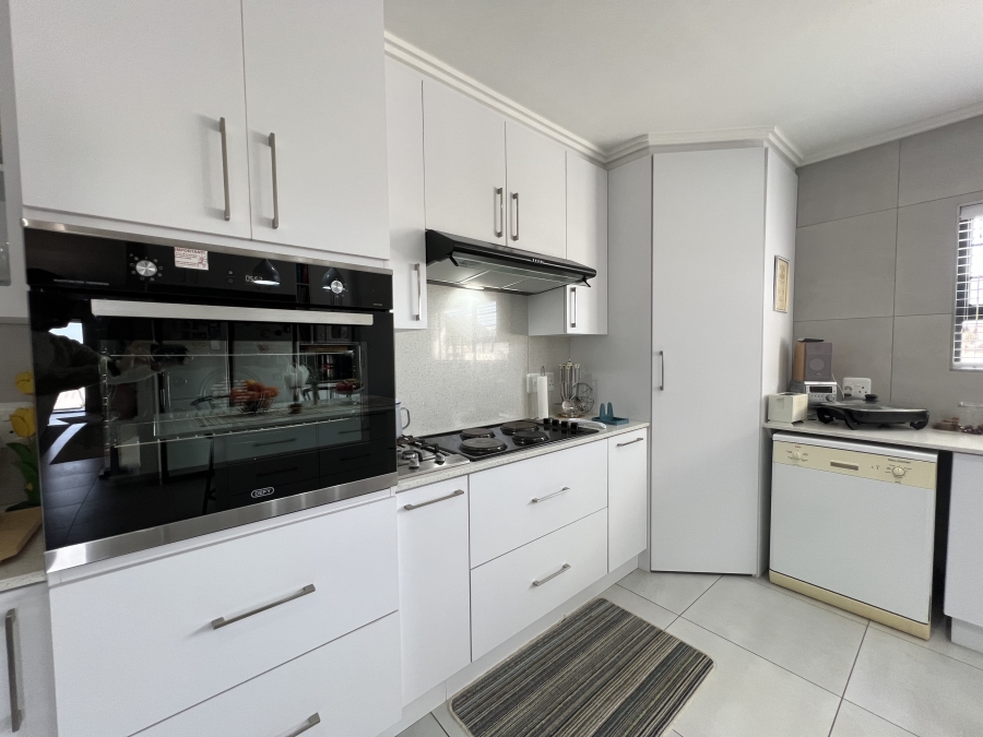 3 Bedroom Property for Sale in Jeffreys Bay Central Eastern Cape